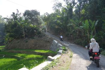 Pemkab Bandung memperbaiki jalan Sukamulya-Cililin sepanjang 3 km