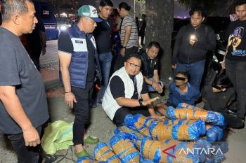 Satresnarkoba Polrestabes Medan gagalkan pengiriman 93 kilogram ganja