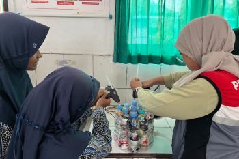 Pertamina Patra Niaga ajak pelajar Balongan peduli lingkungan lewat Eco Brick