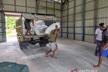 Bulog Natuna tambah pasokan 400 ton beras
