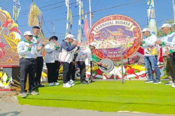Ketua DPRD dorong karnaval budaya jadi ruang regenerasi Adat Murung Raya