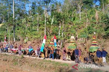Sadranan Kupat Sewu di Temanggung mengingatkan warga jaga hutan lindung