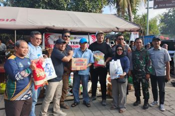 Forum BUMN NTB serahkan bantuan ke korban kebakaran Desa Adat Sade