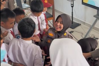 Jelang HUT ke-78, Polwan Polda Babel "Goes to School", edukasi pelajar cegah bullying-bahaya narkoba