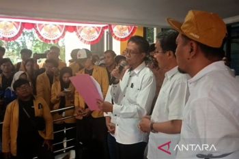 KPK ambil sekitar 60 barang bukti di Rektorat Unsoed