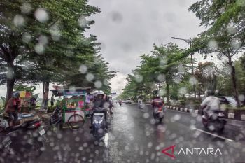 Cuaca Kepri hari ini, Batam hingga Karimun hujan di siang hari