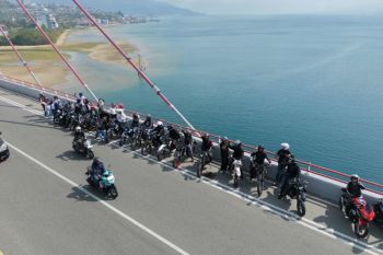 Honda CRF ajak komunitas jelajahi ikon Kota Ambon