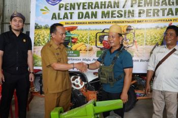 Pemkab Bulungan salurkan 171 unit alsintan untuk 12 kelompok tani