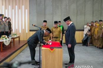 Bupati Solok Lantik Masheri Yanda Boy sebagai Pejabat Sekretaris Daerah