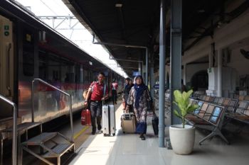 KAI Daop I Jakarta sebut hari ini puncak arus balik libur Maulid Nabi