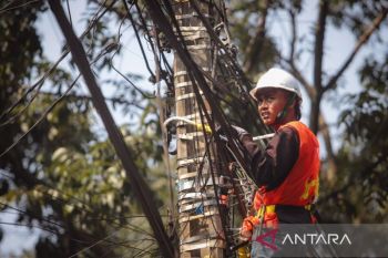 Pemkot Bandung menuntaskan penurunan kabel udara di 42 ruas jalan