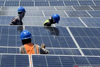 Bahlil sebut program PLTS 100 GWp dorong kemandirian energi nasional