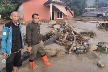 BPBD suplai air bersih untuk masyarakat terdampak banjir bandang Parigi Moutong