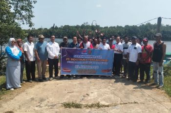 PT Indotruba Tengah bantu perbaiki perahu nelayan, hadirkan Program CSR bermanfaat