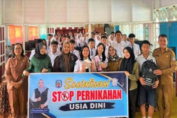 Forum Puspa Mura sosialisasi bahaya pernikahan dini di SMPN 5 Puruk Cahu