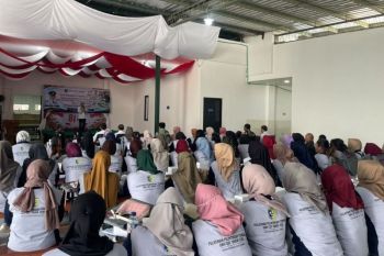 Demak menggelar latihan pelintingan tembakau tingkatkan keterampilan kerja