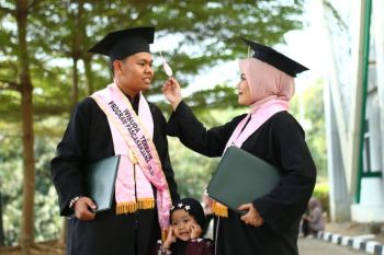 Dr. Nasikhin, dari beras kondangan hingga panggung S3 UIN Walisongo