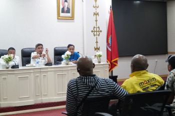 Pemkot Ambon tindaklanjuti keluhan pengemudi Maxim