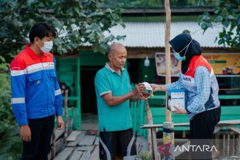 Pertamina Patra Niaga Regional Sumbagut gerak cepat salurkan bantuan penanggulangan asap di Kerumutan, Pelalawan