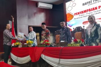Enam fraksi DPRD Probolinggo beri catatan Raperda P-APBD 2026