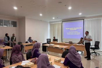 FK UNP latih kader Nagari Batagak deteksi dini kanker payudara pascabanjir bandang