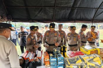 Polda Kalteng perkuat penanganan karhutla dengan menambah 48 personel dan sarpras