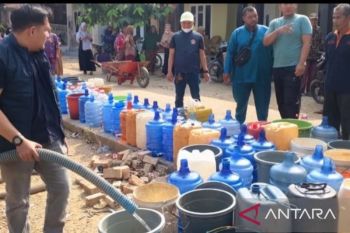 Karang Taruna Jambi kirim air bersih bantu warga terdampak