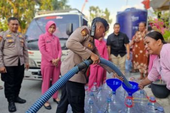 Polres Kudus menyalurkan 21.000 liter bantuan air bersih untuk warga Glagahwaru