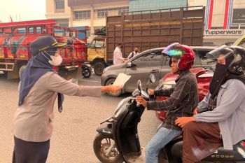 Dishub Pontianak-Aptrindo bagikan masker gugah warga peduli kesehatan