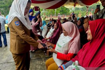 Pemkab Natuna edukasi warga gunakan masker saat kabut asap