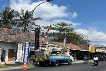 Sleman perbaiki PJU Jalan Godean tingkatkan keselamatan pengguna jalan