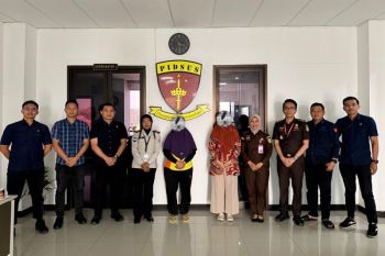 Polda Kaltim serahkan tersangka dan bukti korupsi BLKI Balikpapan ke Kejati