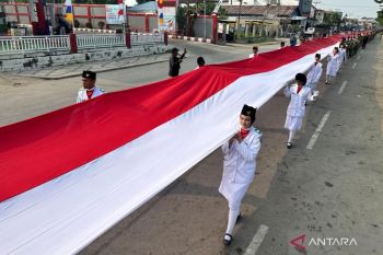 2,026-meter flag unfurled in North Kalimantan's Independence Day rally
