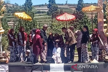 Belasan anak berambut gimbal mengikuti ruwatan di DCF 2026
