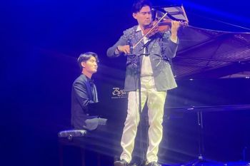 Live Concert Iskandar Widjaja dan Niu Niu tampilkan "Tanah Air" di GKJ