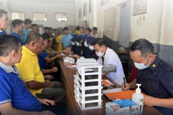 Rutan Kendari periksa kesehatan warga binaan cegah penyebaran penyakit menular