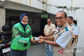 YBM PLN UPT Pekanbaru salurkan voucher BBM untuk Pahlawan Keluarga