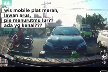 Mobil plat merah halangi ambulan di Gamping, Pemkab Sleman pastikan bukan kendaraan dinasnya