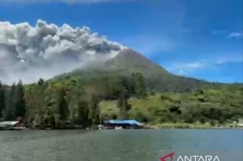Geological Agency warns of potential larger Sinabung eruption