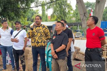 YSW gelar lomba panjat pinang di Cempaka Putih semarakkan HUT RI