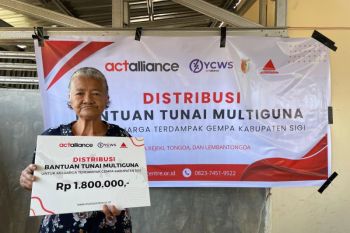 Ratusan keluarga terdampak gempa di Sigi terima bantuan tunai multiguna