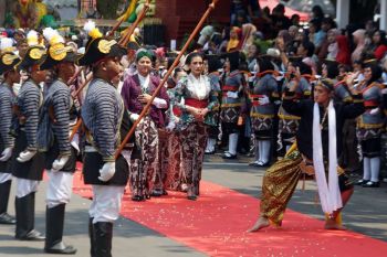 Novita apresiasi animo warga Trenggalek semarakkan kirab budaya daerah