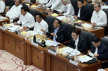 Bahlil: Fasilitas migas Teluk Bintuni berhasil ditangani dari karhutla