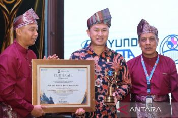 PLN UID Riau dan Kepulauan Riau raih penghargaan Penggerak Energi untuk Pembangunan Daerah di Tribun Awards 2026