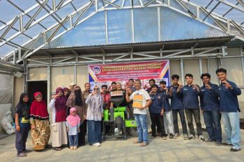 Dosen UNP dorong tingkatkan kemandirian petani di Agam lewat mesin penggiling padi