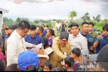 280 warga dievakuasi, Gubernur Bobby pastikan penanganan pengungsi Sinabung