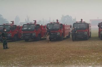Presiden bantu Kodam mobil damkar dan ekskavator tangani karhutla