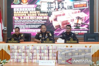 Kejari Mimika eksekusi uang Rp5,43 miliar kasus korupsi Aerosport