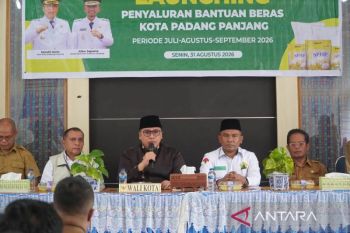6.017 keluarga di Padang Panjang terima 180 ton beras, Wako dorong keluarga penerima bangkit dari kemiskinan