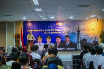 Pemkot dan DPRD Kota Bogor bantu tebus 988 ijazah pelajar prasejahtera